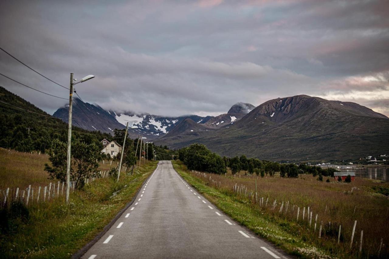Hos Laura & Valdemar Villa Nord-Lenangen ภายนอก รูปภาพ